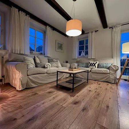 Haus Strandherz Hausteil Backbord Holiday home Utersum